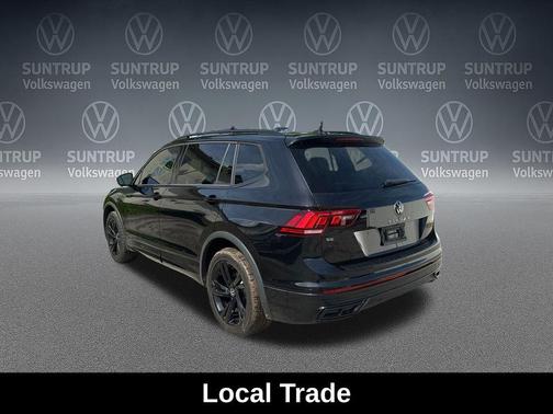 Deep Black Pearl 2023 Volkswagen Tiguan 2.0T SE R-Line Black