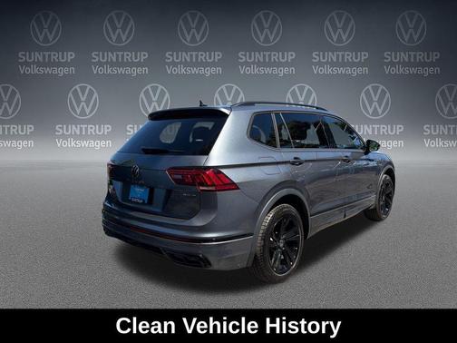 Platinum Gray Metallic 2024 Volkswagen Tiguan 2.0T SE R-Line Black 4MOTION