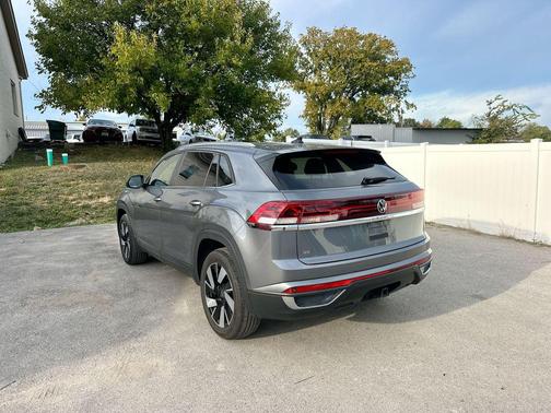 2024 Volkswagen Atlas Cross Sport 2.0T SE w/Technology