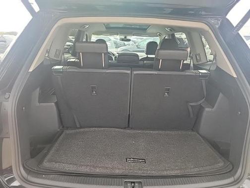 2023 Volkswagen Atlas 2.0T SE w/Technology 4MOTION