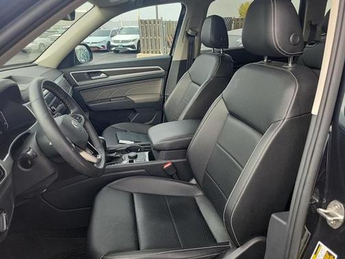2023 Volkswagen Atlas 2.0T SE w/Technology 4MOTION