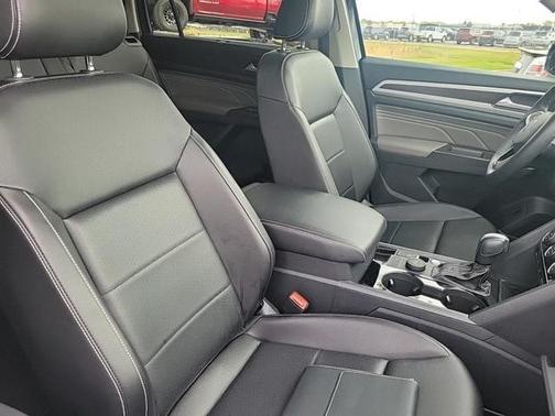 2023 Volkswagen Atlas 2.0T SE w/Technology 4MOTION