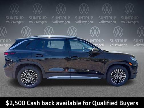 deep black pearl 2026 Volkswagen Tiguan 2.0T S