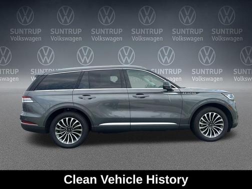 Gray Metallic 2023 Lincoln Aviator Reserve AWD