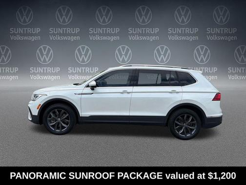 Opal White Pearl 2023 Volkswagen Tiguan 2.0T SE