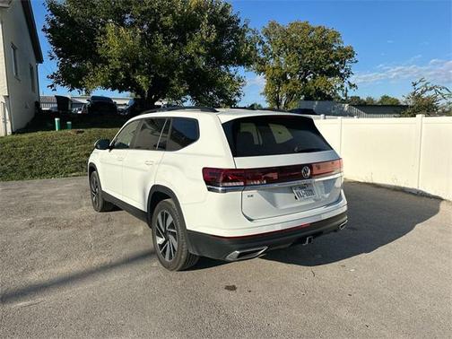 2025 Volkswagen Atlas 2.0T SE w/Technology