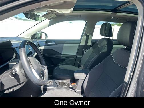 Platinum Gray Metallic 2023 Volkswagen Taos 1.5T SE
