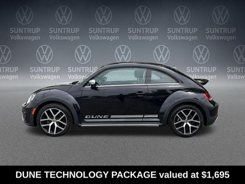 Deep Black 2017 Volkswagen Beetle 1.8T Dune