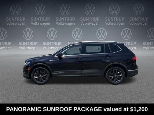 Deep Black 2023 Volkswagen Tiguan 2.0T SE