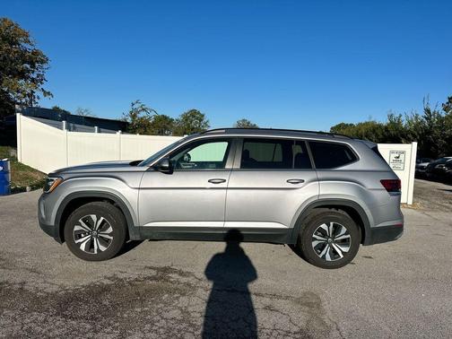 2025 Volkswagen Atlas 2.0T SE