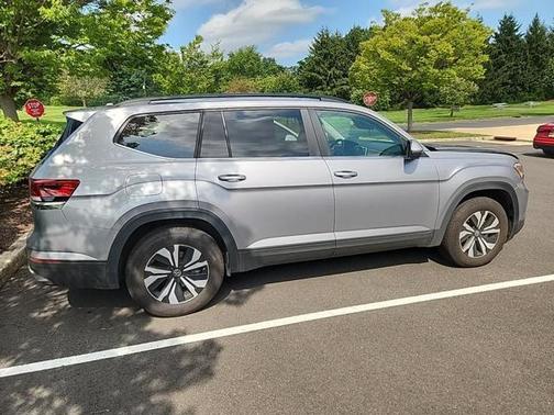 2025 Volkswagen Atlas 2.0T SE