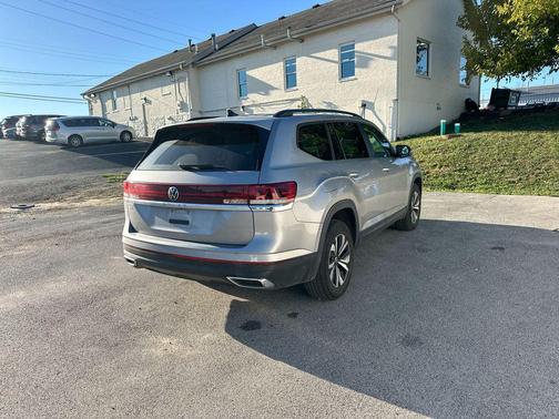 2025 Volkswagen Atlas 2.0T SE