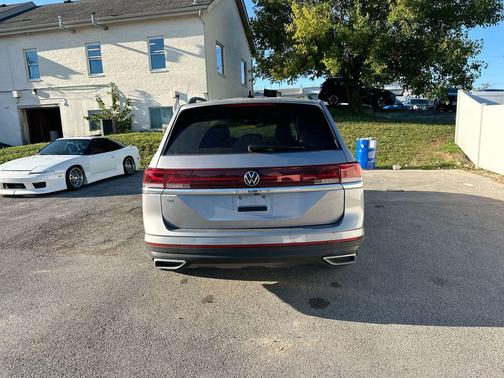 2025 Volkswagen Atlas 2.0T SE