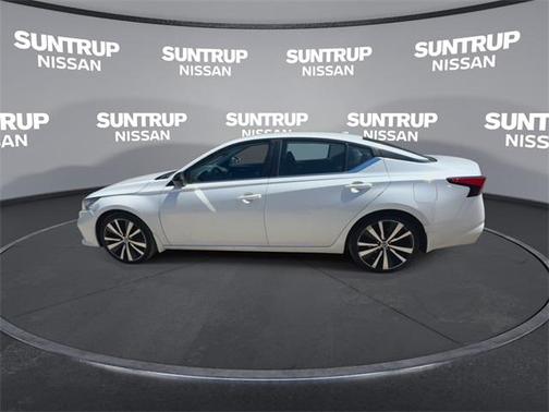 2021 Nissan Altima SR FWD