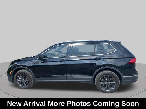 Deep Black 2023 Volkswagen Tiguan 2.0T SE 4MOTION