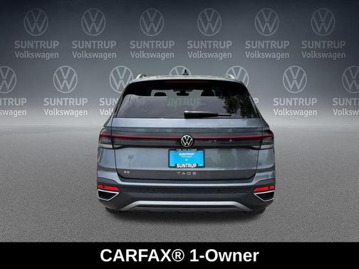 Platinum Gray Metallic 2025 Volkswagen Taos 1.5T SE