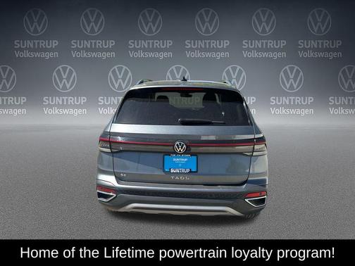 Platinum Gray Metallic 2025 Volkswagen Taos 1.5T SE