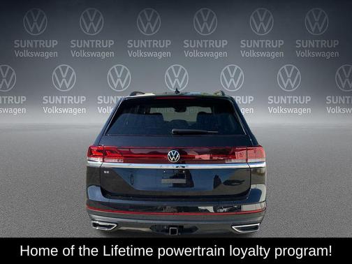 Deep Black 2025 Volkswagen Atlas 2.0T SE w/Technology