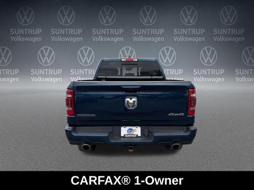 Patriot Blue Pearlcoat 2022 RAM 1500 Big Horn/Lone Star