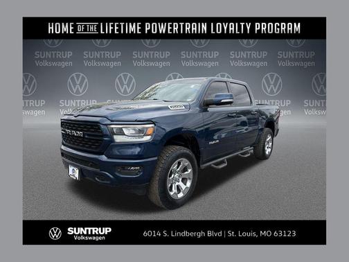 Patriot Blue Pearlcoat 2022 RAM 1500 Big Horn/Lone Star