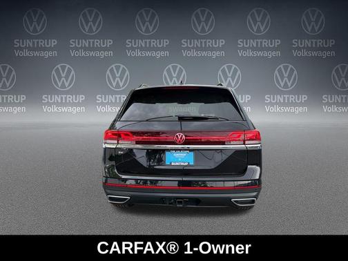 Deep Black Pearl 2025 Volkswagen Atlas 2.0T SE w/Technology