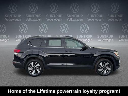 Deep Black Pearl 2025 Volkswagen Atlas 2.0T SE w/Technology