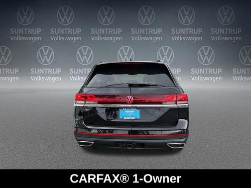 Deep Black Pearl 2025 Volkswagen Atlas 2.0T SE w/Technology
