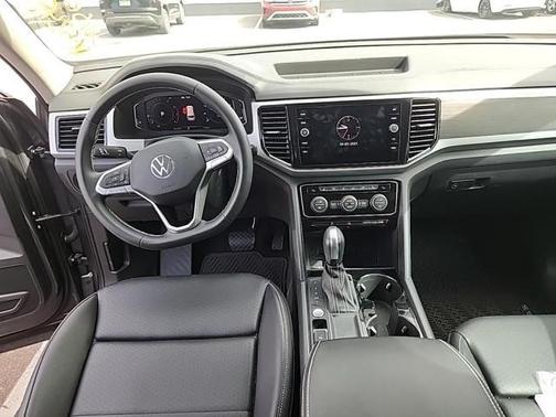 2023 Volkswagen Atlas 3.6L SE w/Technology