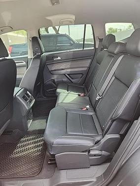2023 Volkswagen Atlas 3.6L SE w/Technology