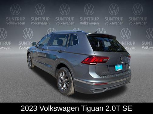 Platinum Gray Metallic 2023 Volkswagen Tiguan 2.0T SE