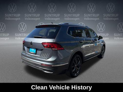 Platinum Gray Metallic 2023 Volkswagen Tiguan 2.0T SE