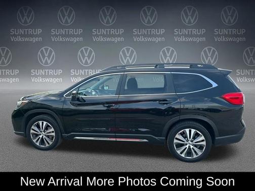Crystal Black Silica 2022 Subaru Ascent Limited 7-Passenger