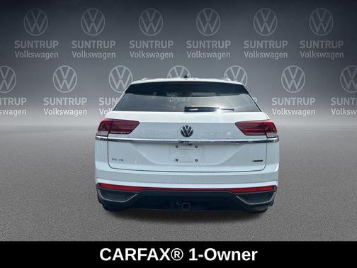 Pure White 2023 Volkswagen Atlas Cross Sport 3.6L V6 SE w/Technology