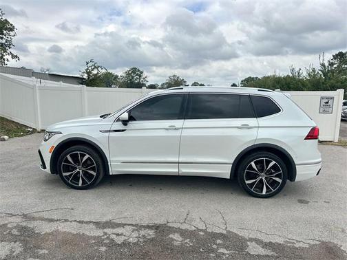 2022 Volkswagen Tiguan 2.0T SEL R-Line 4MOTION