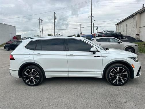2022 Volkswagen Tiguan 2.0T SEL R-Line 4MOTION