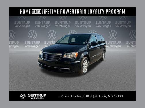 Brilliant Black Crystal Pearlcoat 2016 Chrysler Town & Country Touring