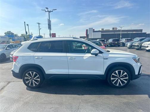 2023 Volkswagen Taos 1.5T SE
