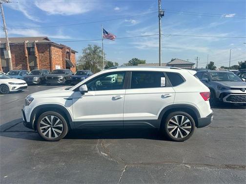 2023 Volkswagen Taos 1.5T SE