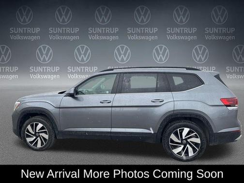 Platinum Gray Metallic 2025 Volkswagen Atlas 2.0T SE w/Technology