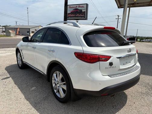 2016 INFINITI QX70 Base