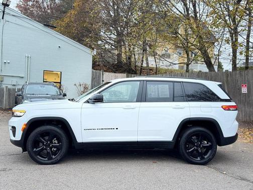 2024 Jeep Grand Cherokee Altitude