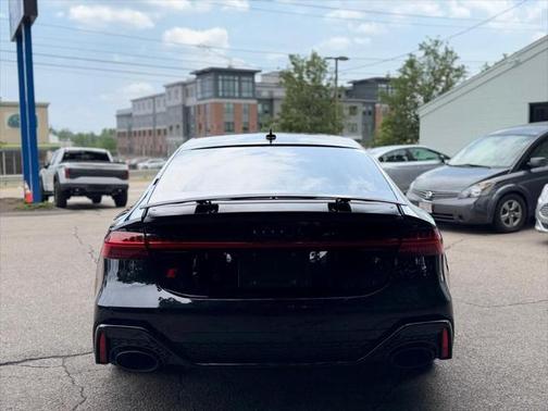 2023 Audi RS 7 4.0T
