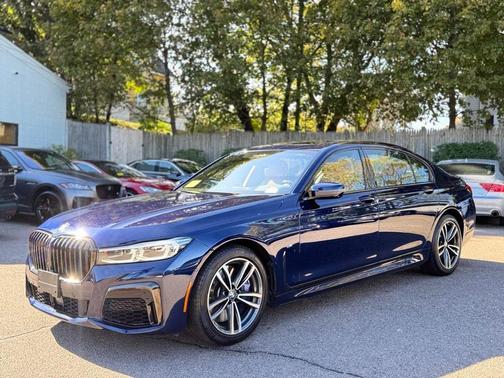 2022 BMW 750 i xDrive