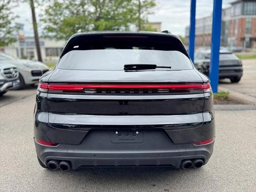 2024 Porsche Cayenne S