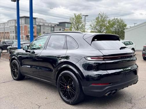 2024 Porsche Cayenne S