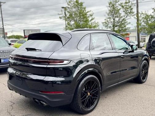 2024 Porsche Cayenne S