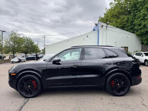 2024 Porsche Cayenne S
