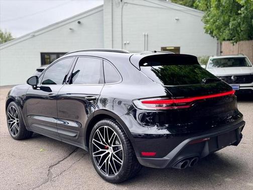 2022 Porsche Macan Base