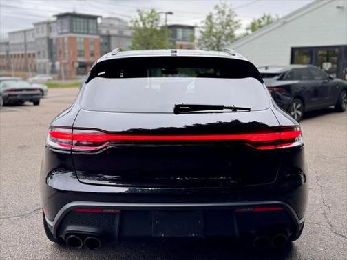 2022 Porsche Macan Base