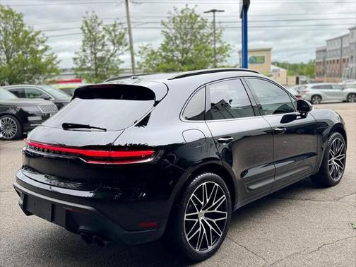 2022 Porsche Macan Base